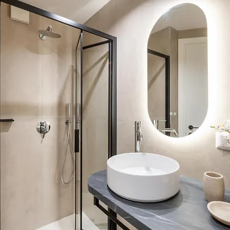 White Flat Termini * روما