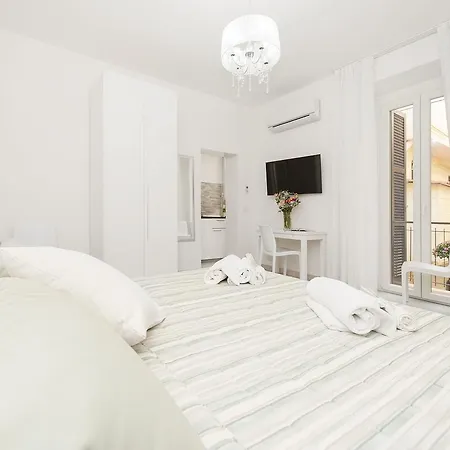 White Flat Termini * Ρώμη