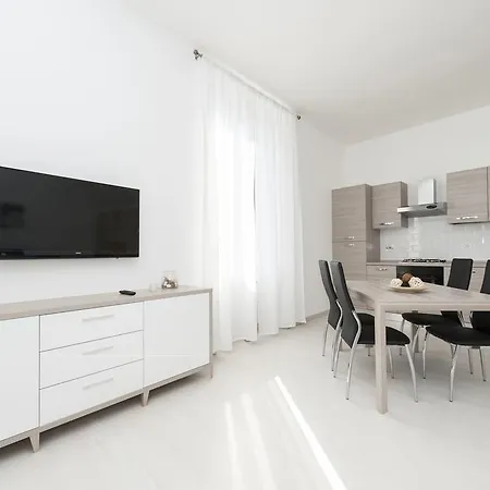 White Flat Termini Διαμέρισμα *