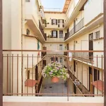 白色特米尼公寓 *