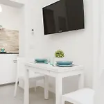 白色特米尼公寓 公寓 *