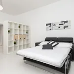 白色特米尼公寓 *