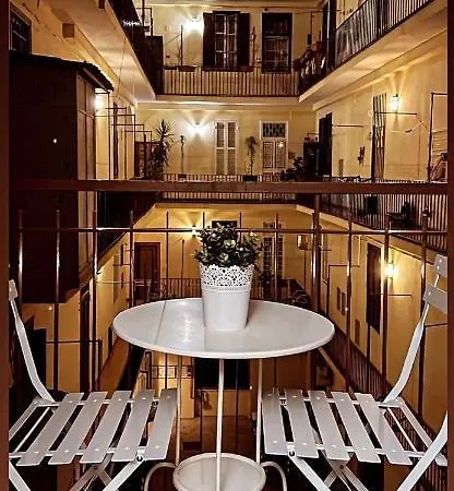 화이트 플랫 테르미니 아파트 *