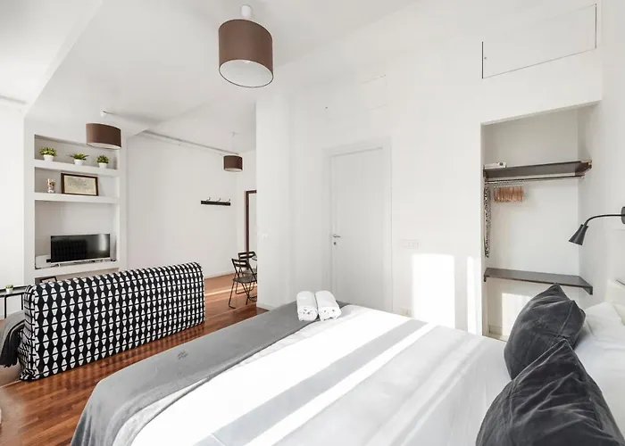 White Flat Termini * Rzym