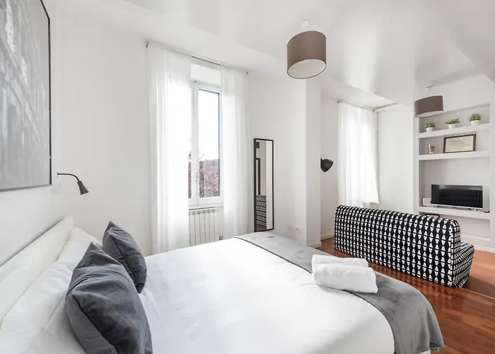 White Flat Termini * Rzym