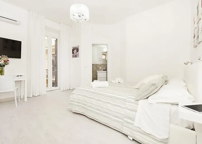 White Flat Termini Apartament