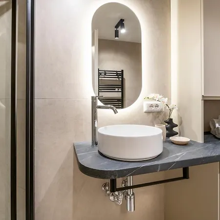 White Flat Termini Rom