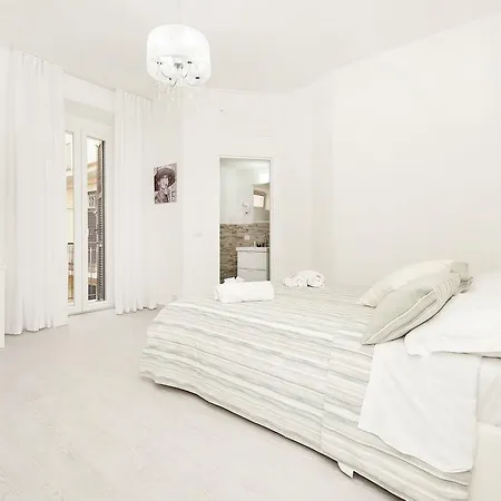 White Flat Termini Apartament