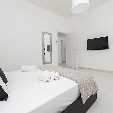 White Flat Termini Rzym