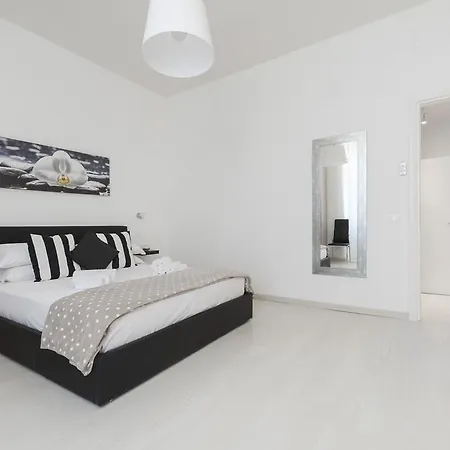 White Flat Termini Apartament *